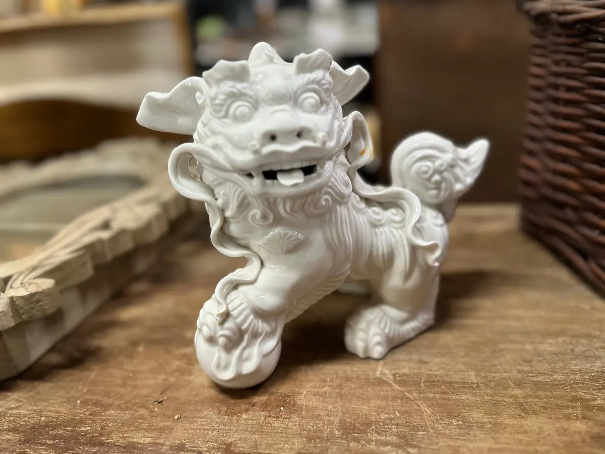 Simgle Blanc De Chine Foo Dog 1