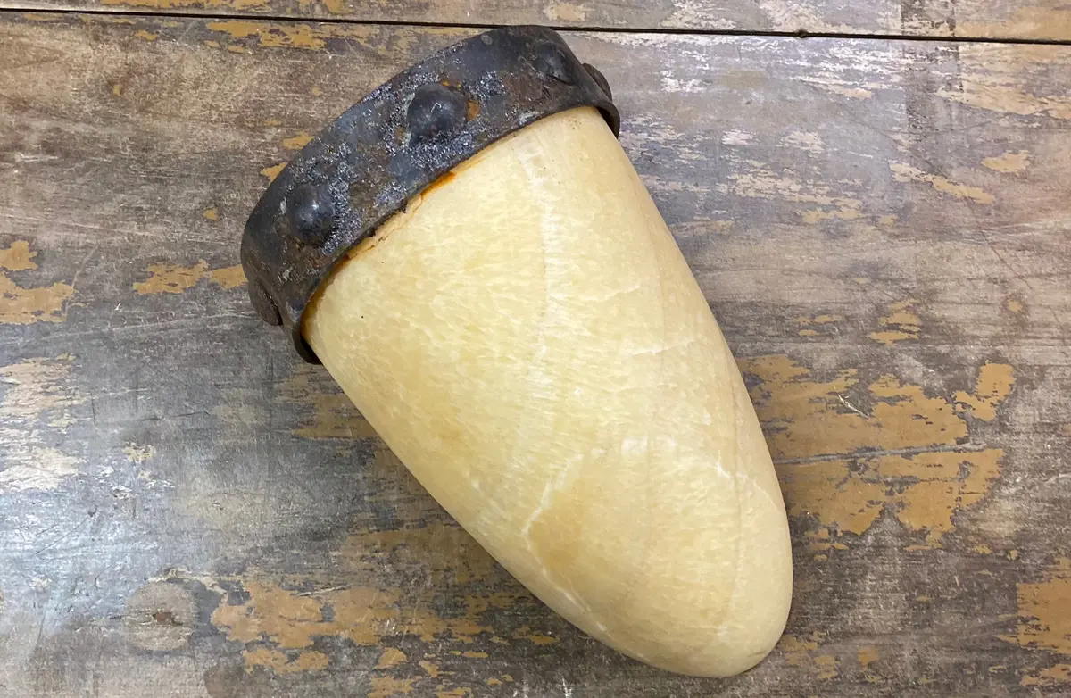 Alabaster Sconce With Iron 1