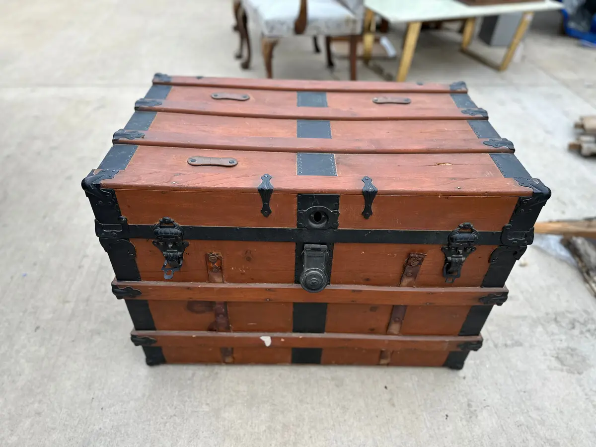 Large Steamer Trunk 1