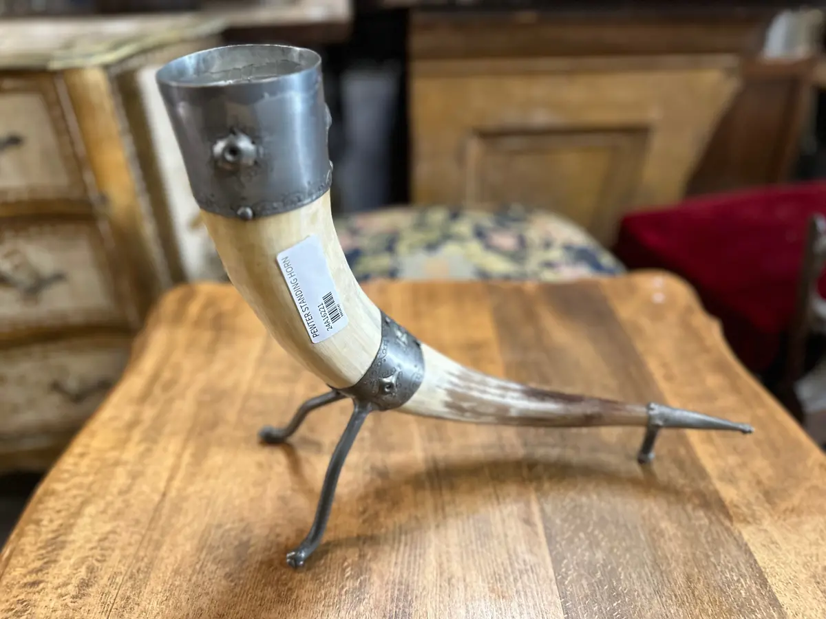 Pewter Standing Horn 1