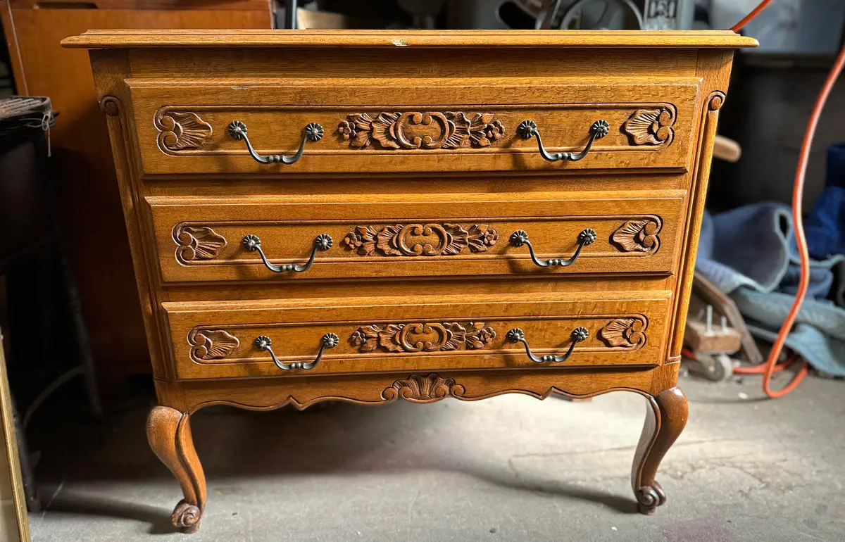 Light Oak Small 3 Drawer  Louis Xv Chest 1