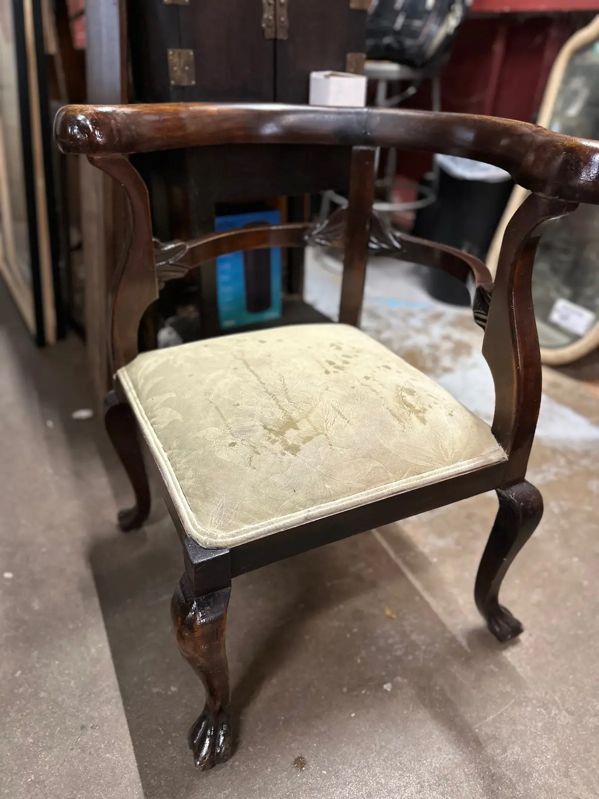 Tri Footed American Corner Chair 1