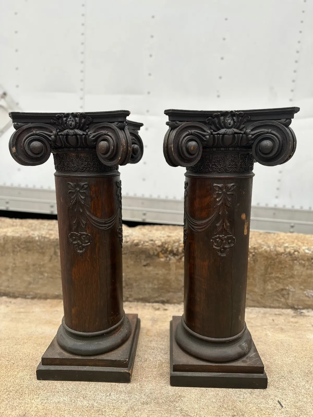 Pair Of Short Carved Oak Corinthian Columns 1