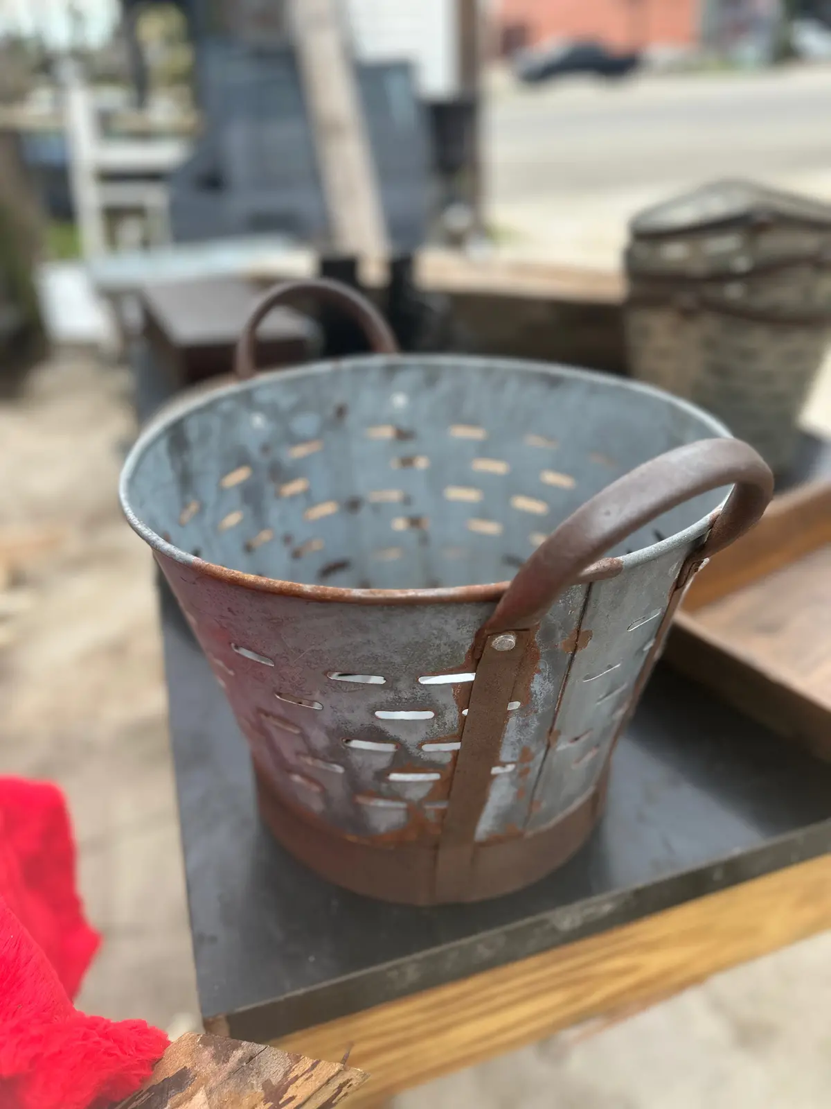Metal Basket With Handles 1