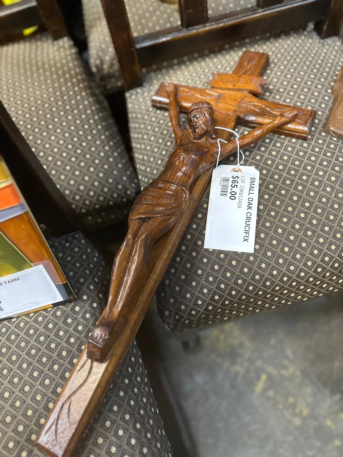 Small Oak Crucifix 1