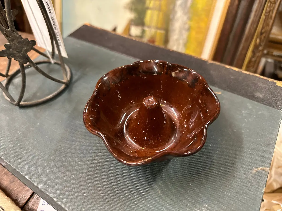 Glazed Miniature Pottery Bundt Cake Pan 1