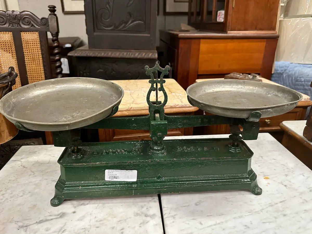 15 Kilo Painted Cast Iron Scale 1