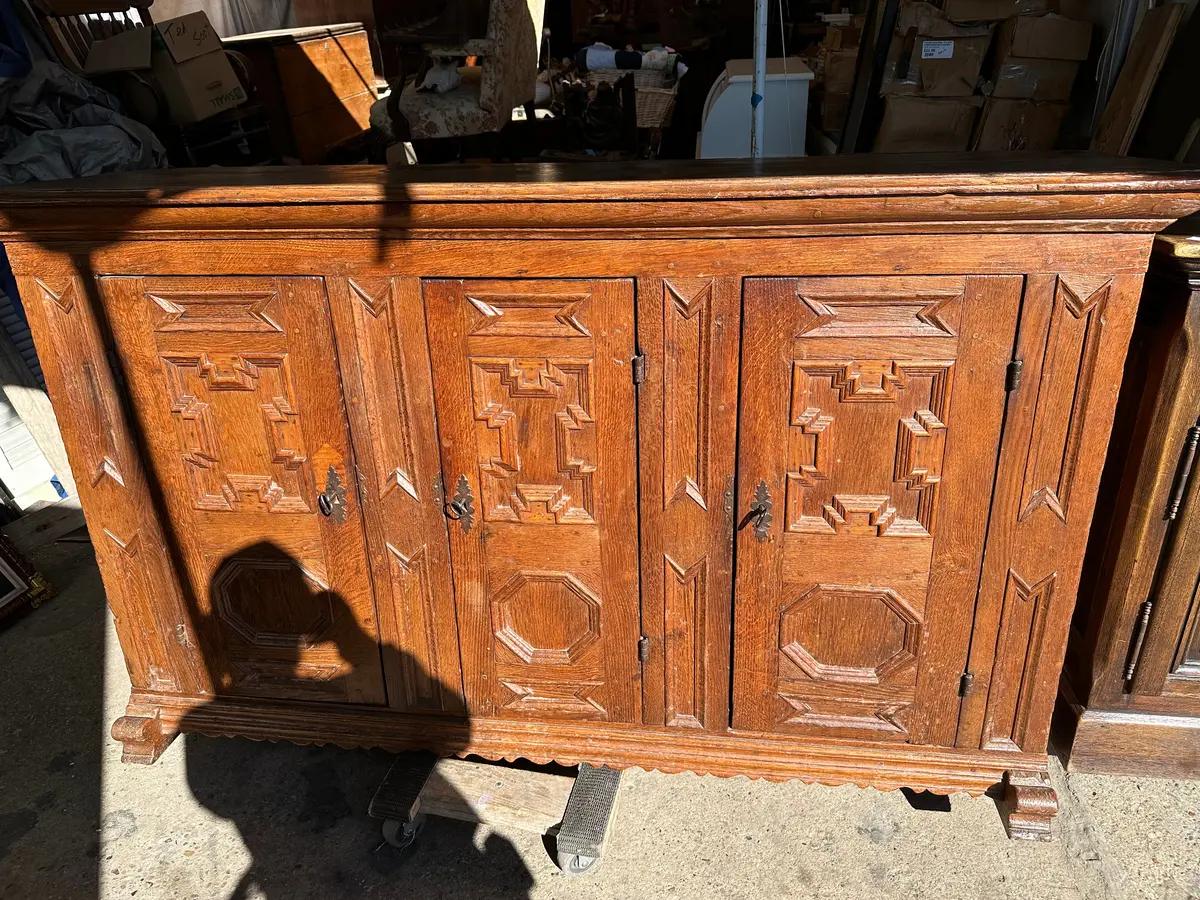 18Th Century Flemish Sideboard 1