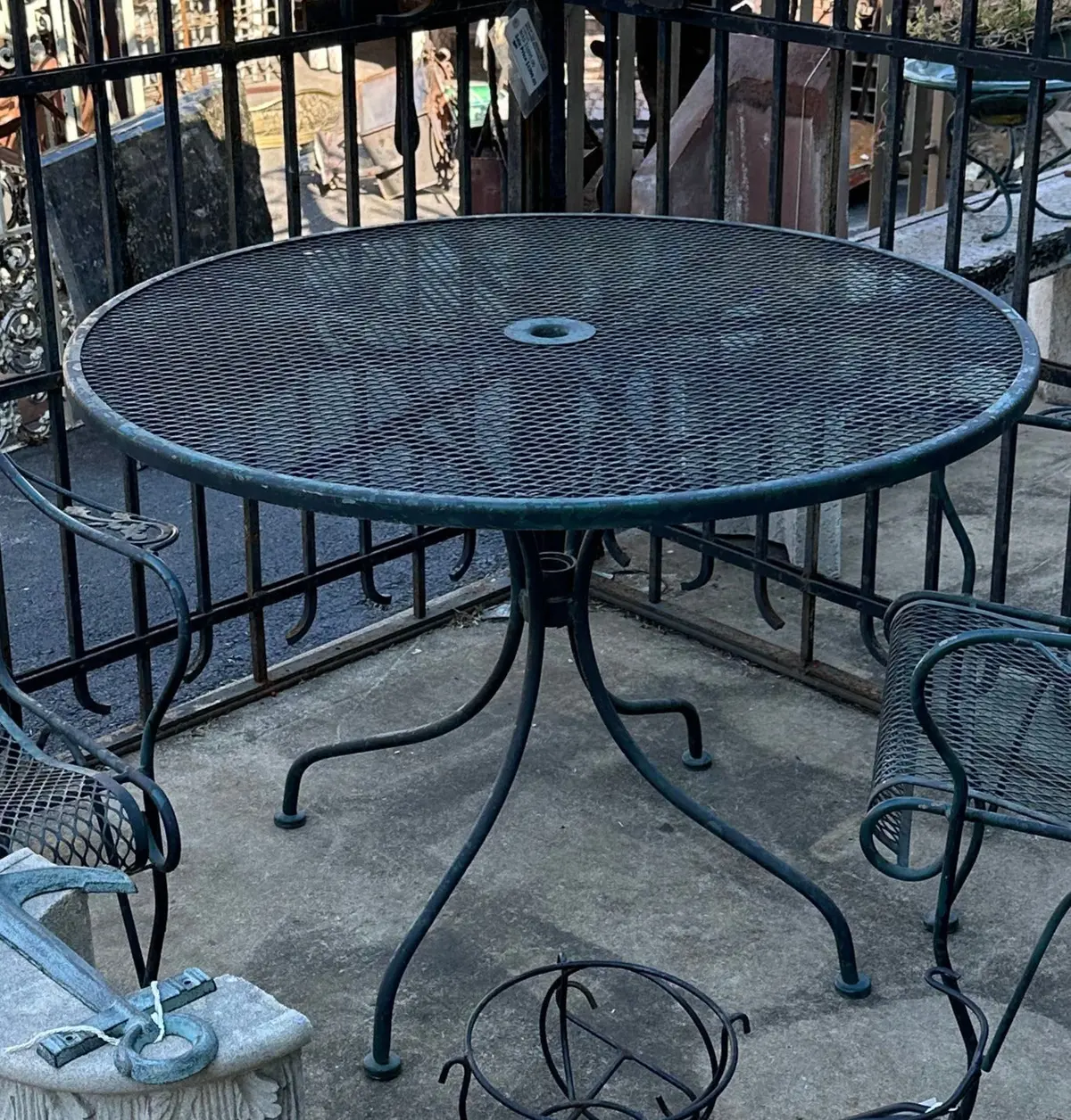 Round Mesh Iron Patio Table Only 1
