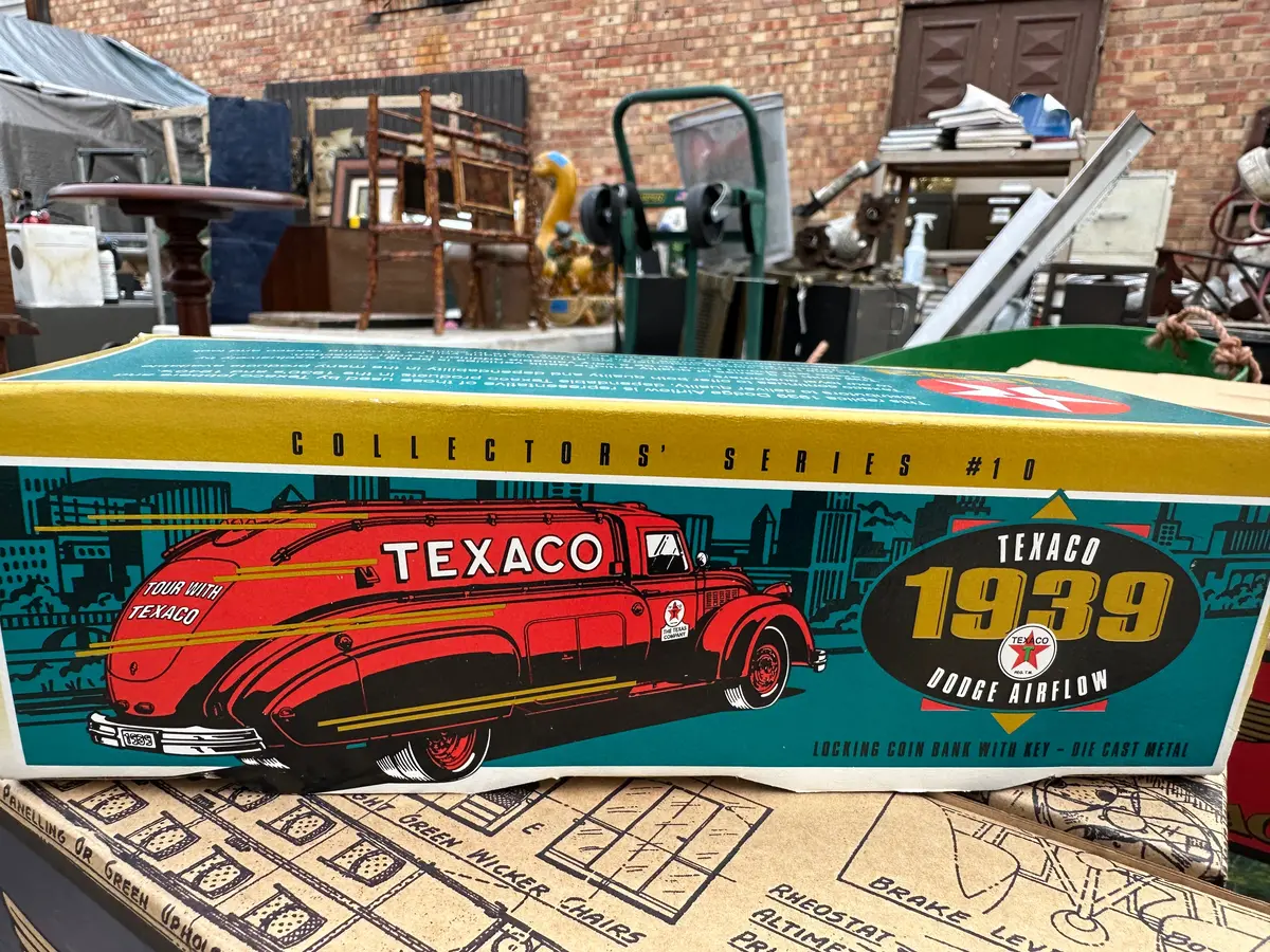 Texaco Diecast 1939 Dogge Airflow Coin Bank 1