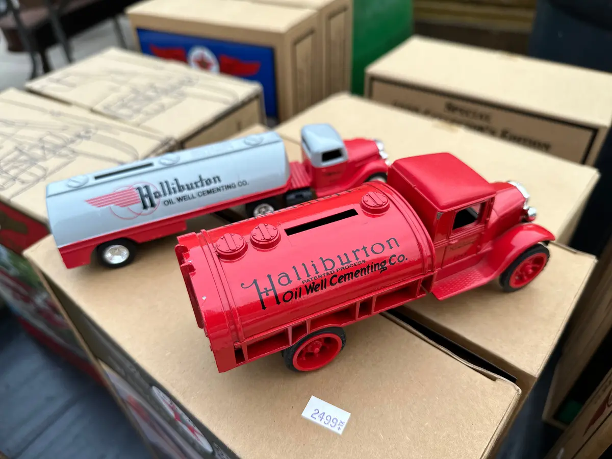 Cast Iron Haliburton Oil Truck 1