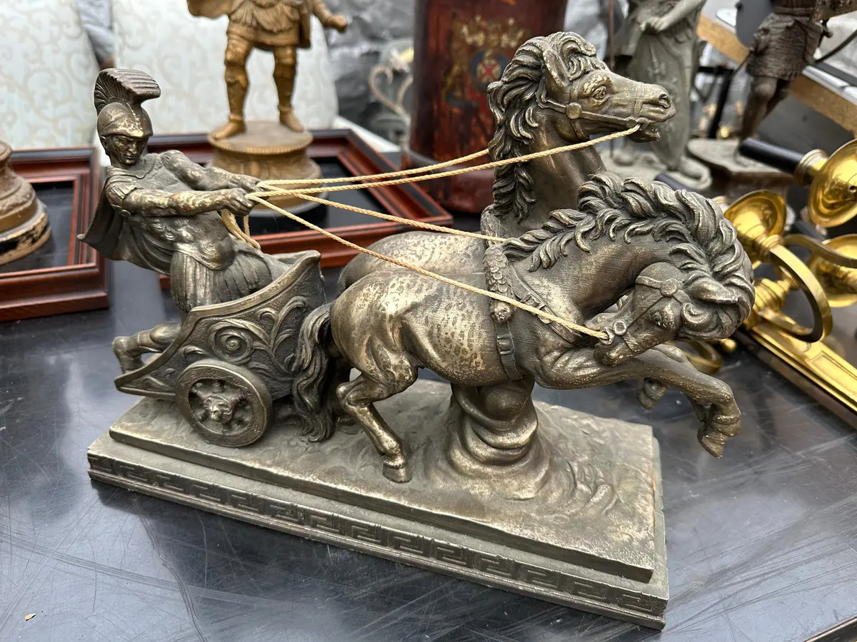Gold Roman Chariot Statue 1