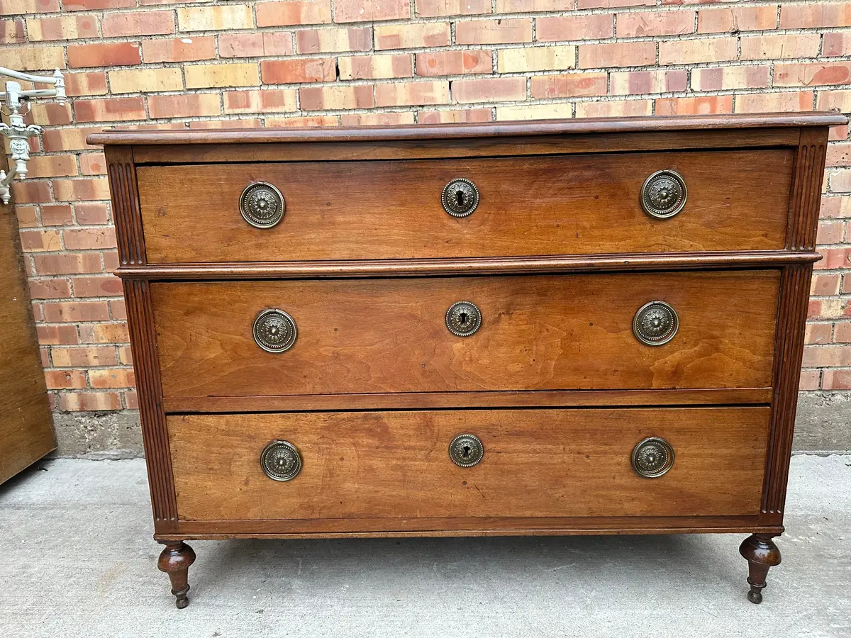 Louis Xvi Walnut Commode 1