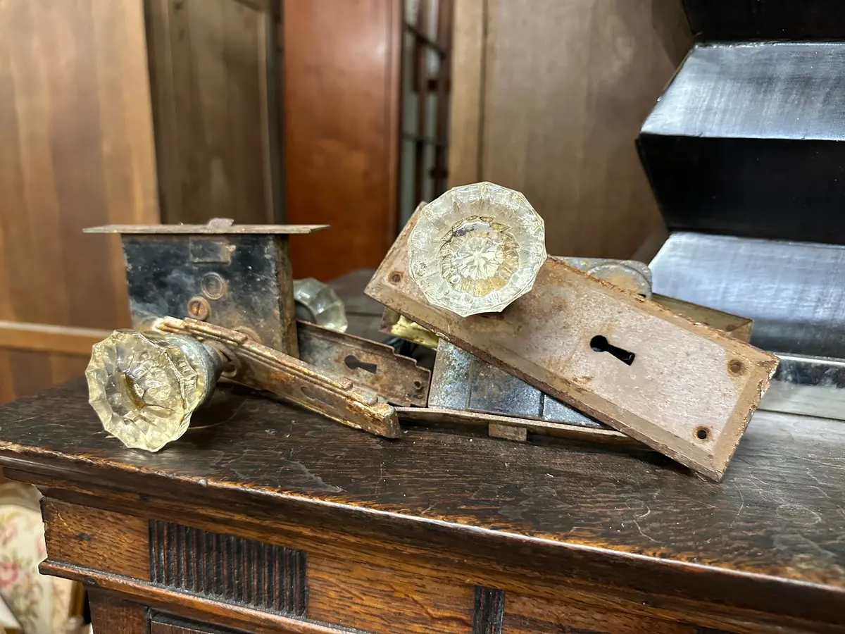Glass Door Knob Set With Locks And Back Plate As Found 1