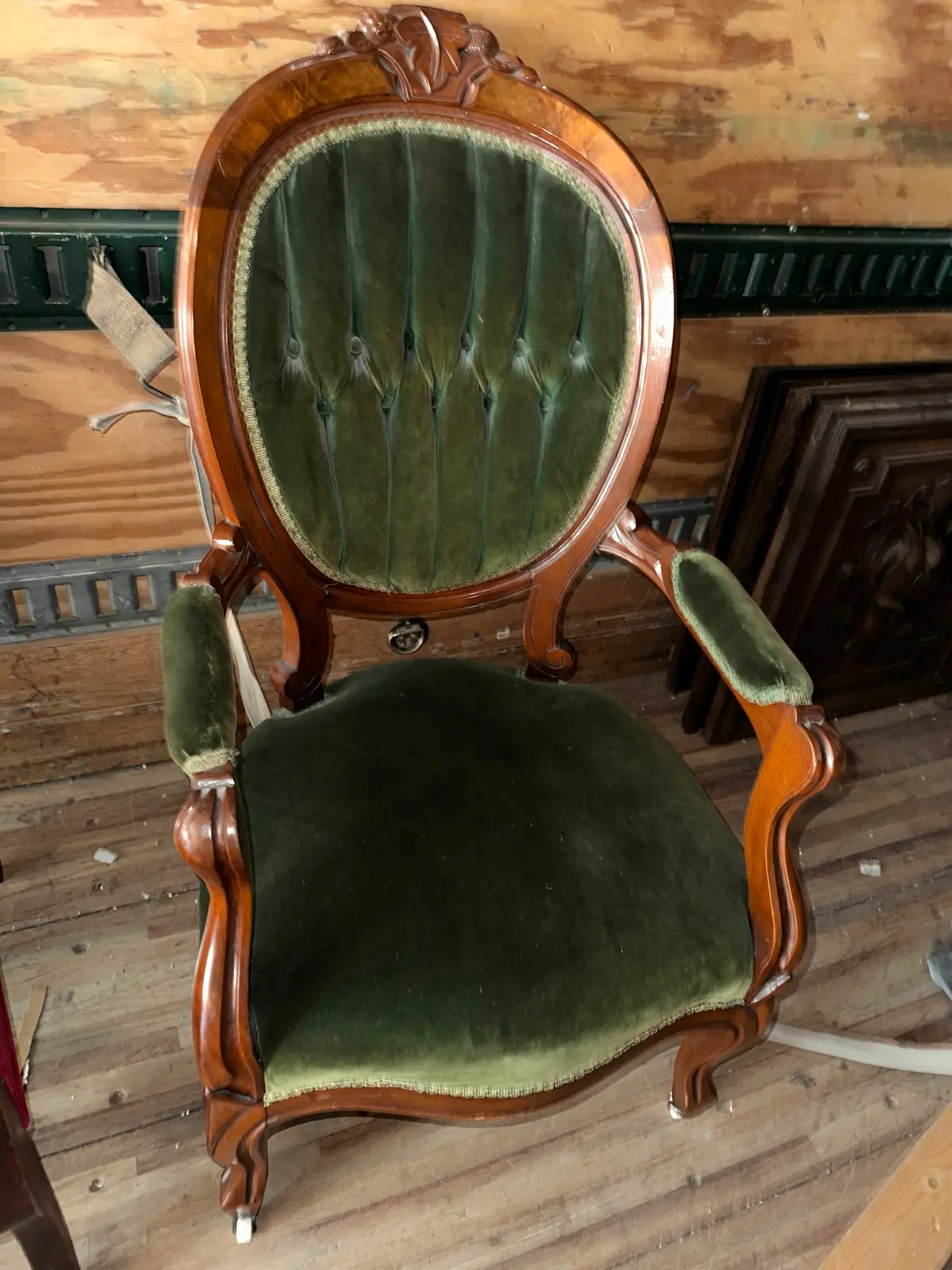 Victorian 19Th Century Balloon Back Chair 1