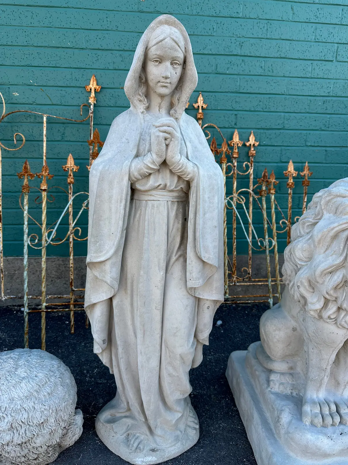 Praying Virgin Mary Statue 1