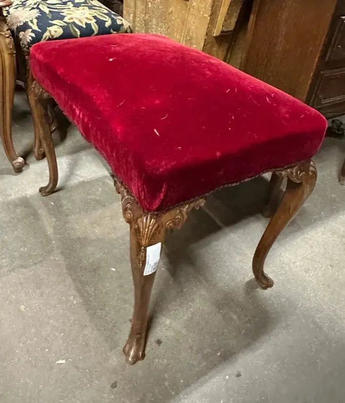 Trifid Foot Cabriole Leg Vanity Stool 1