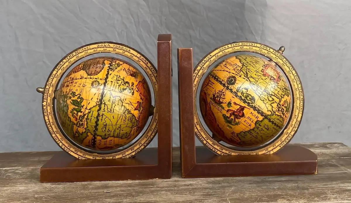 Pair Of Globe Bookends (Made In Italy) 1