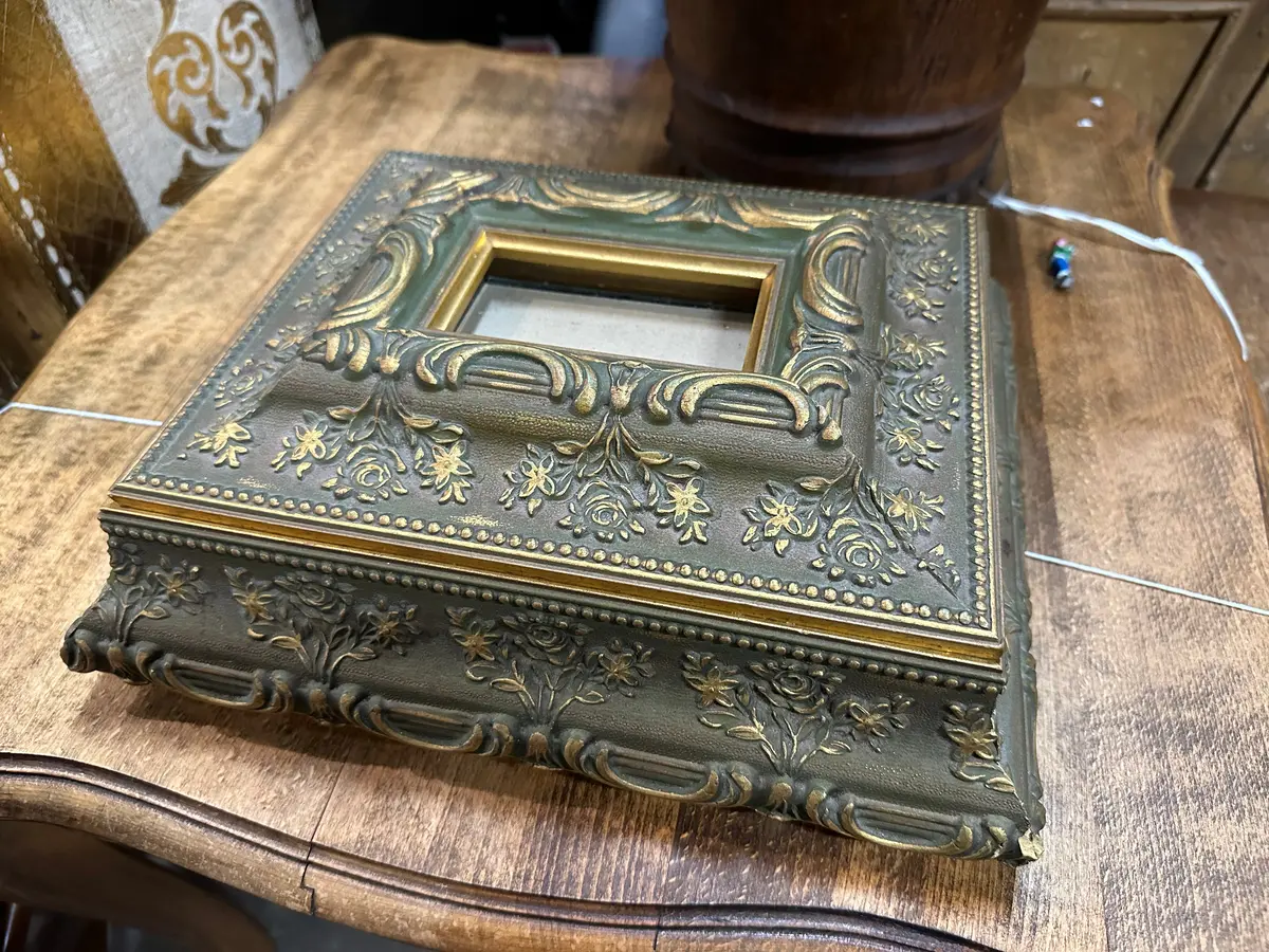 Gold Composition Jewelry Box 1