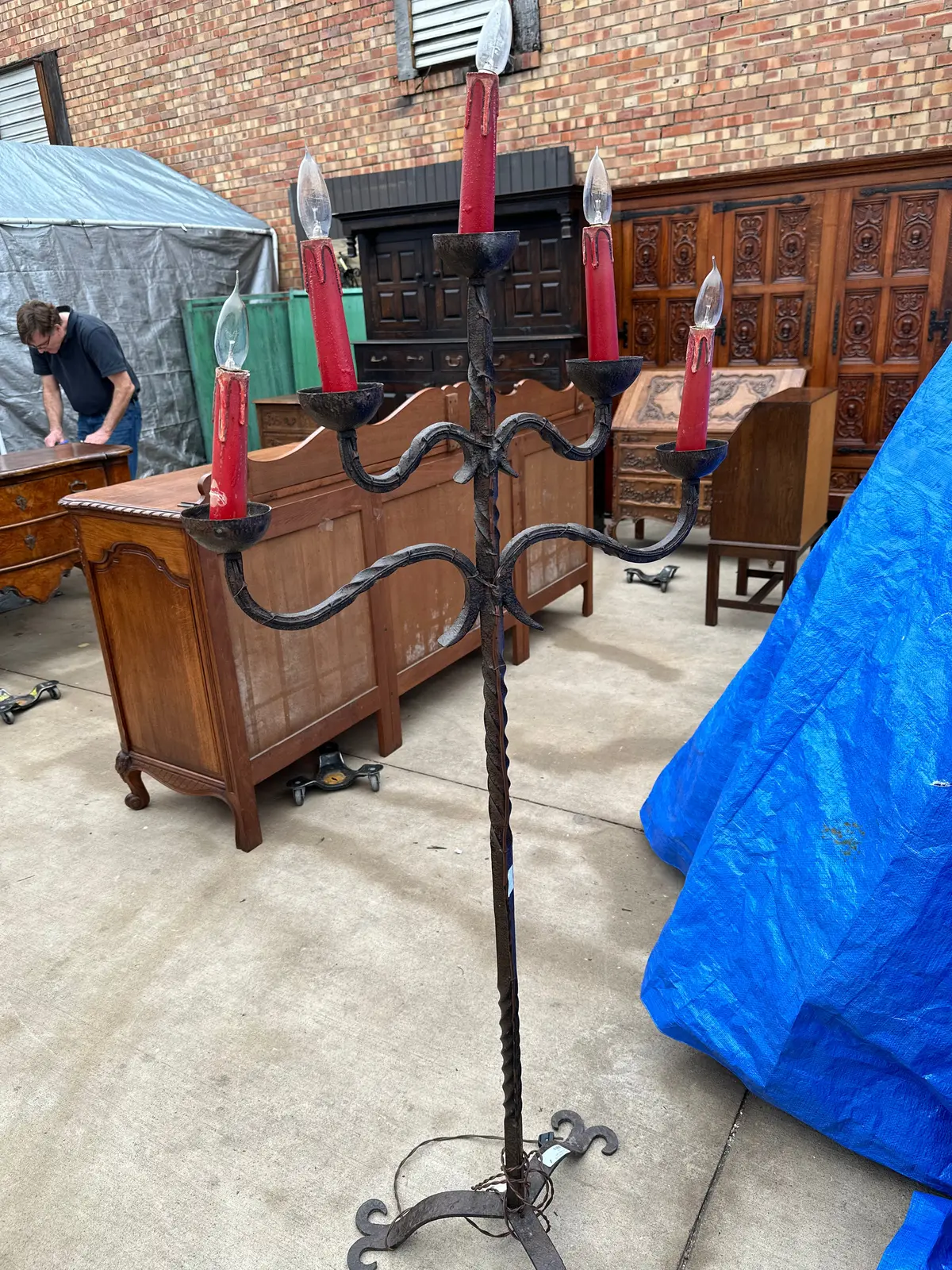 Large Standing Iron Candelabra Lamp 1