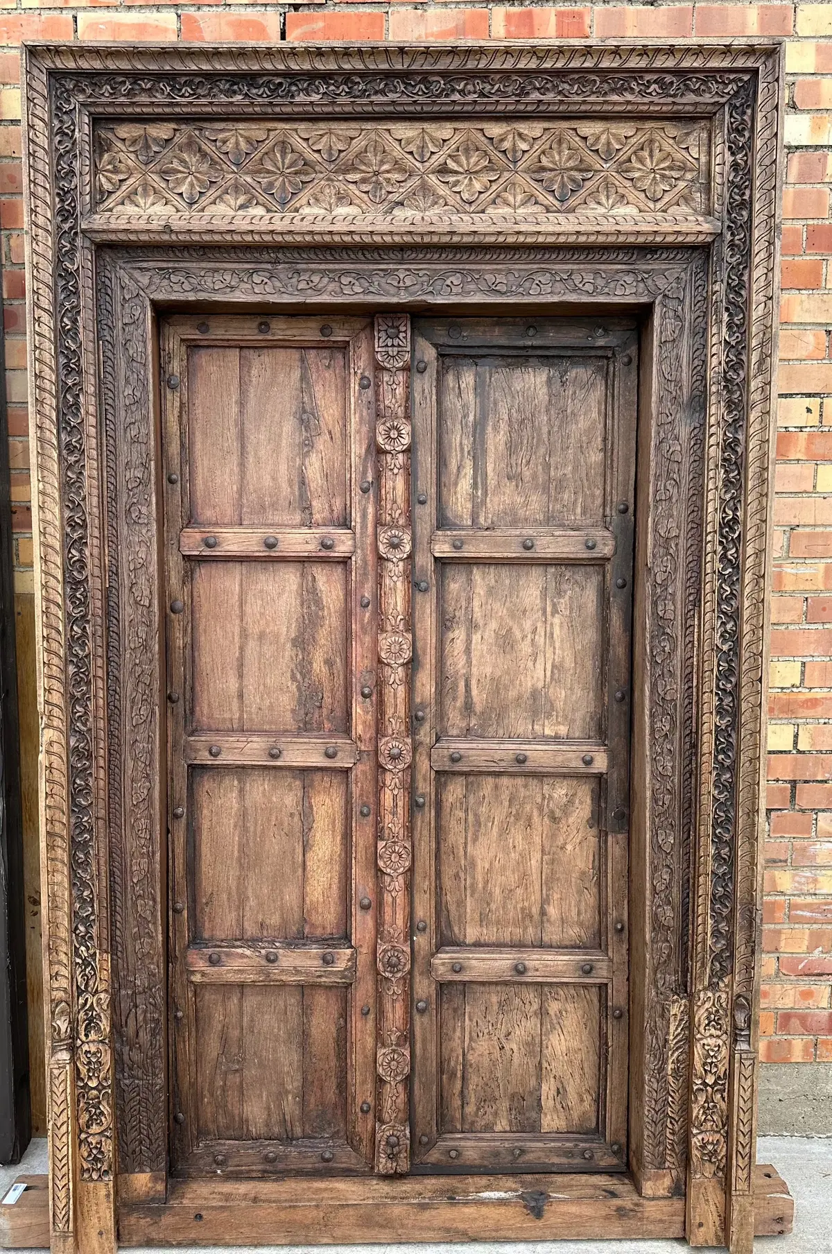 Carved Indian Doorway    Doors 1