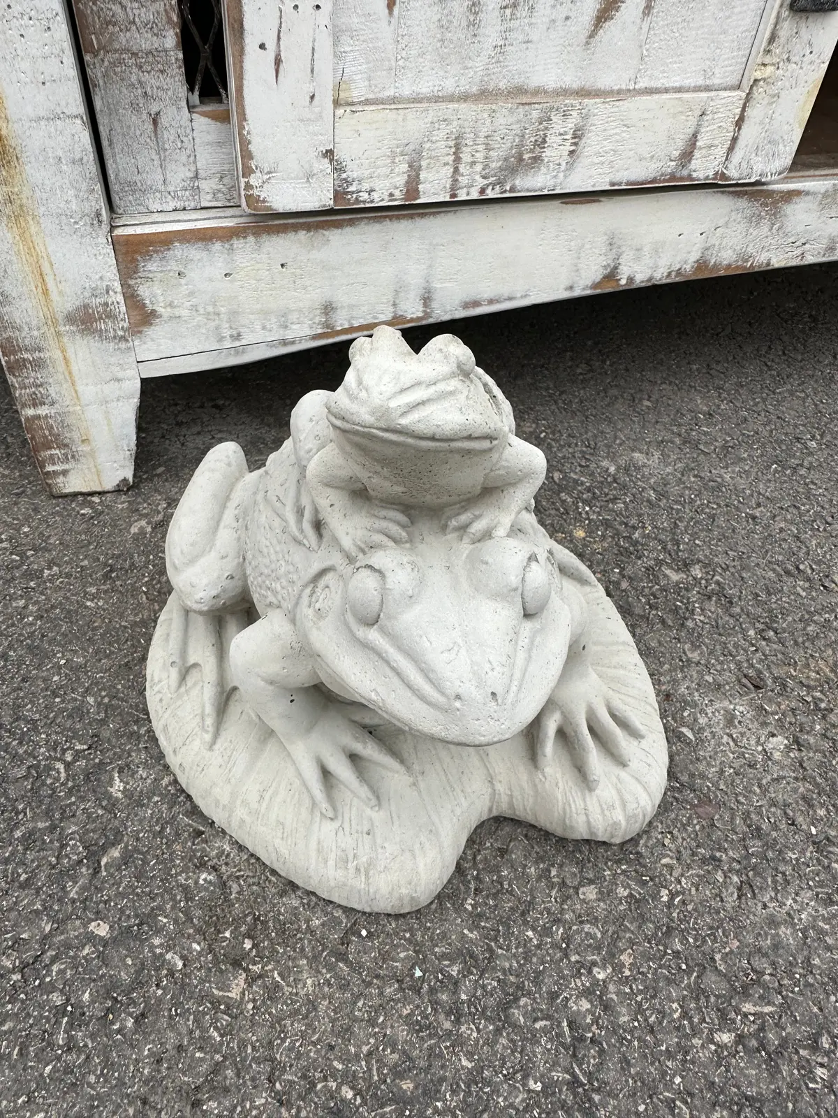 Concrete Frog With Baby Frog 1