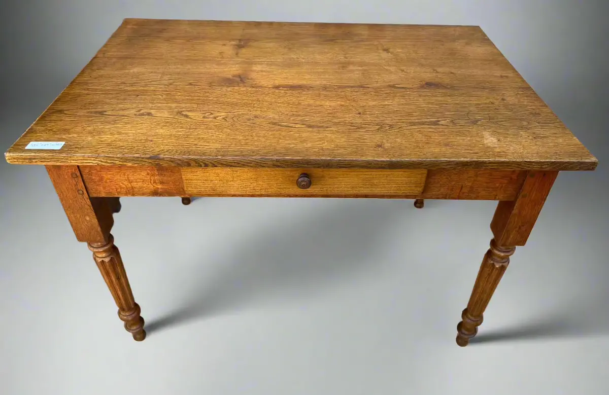 Small Pegged Oak Work Table With Drawer 1