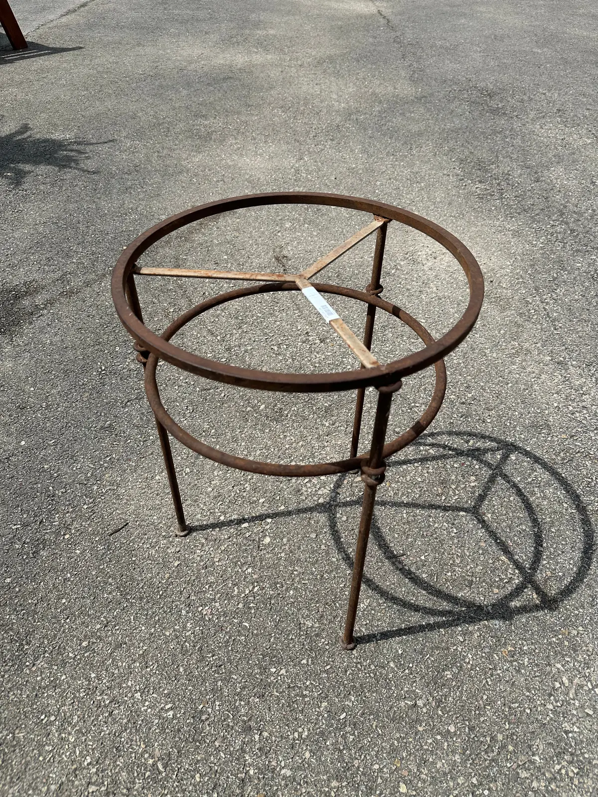 Small Round Iron Table Base-No Top 1
