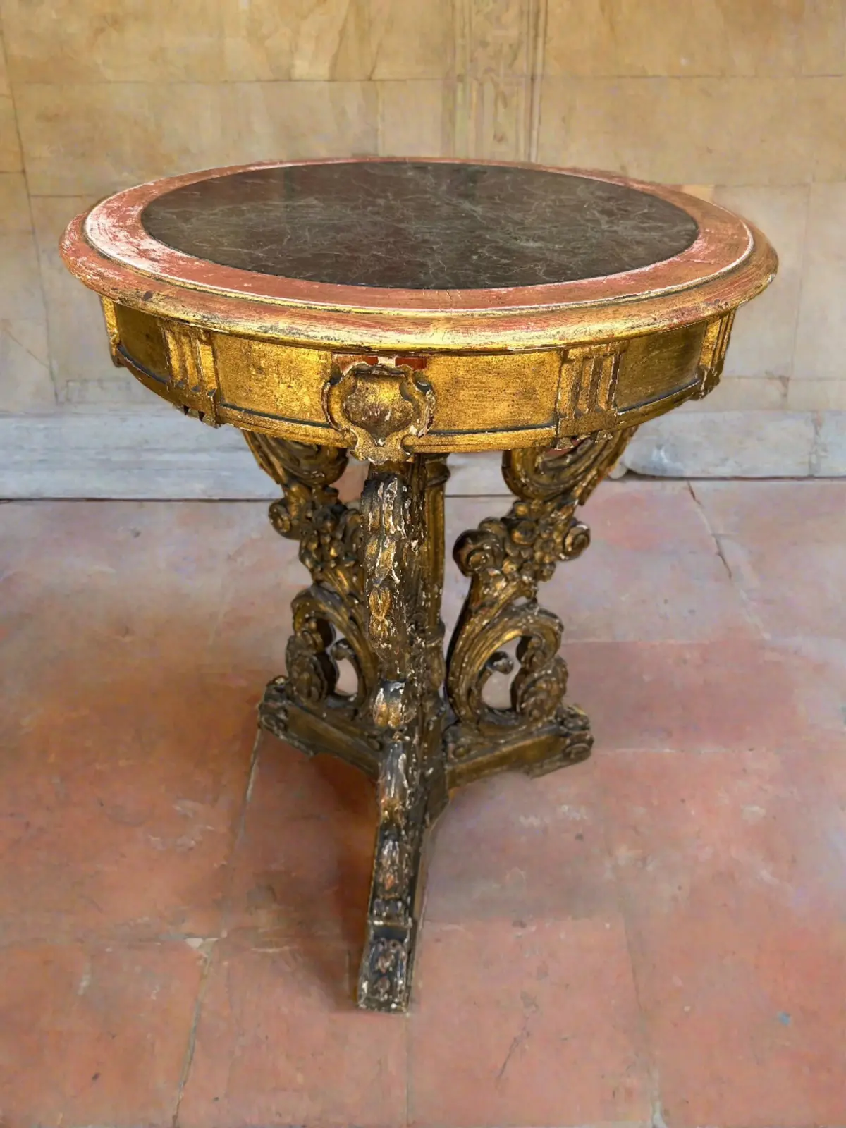 Gilt Tri-Foot Round Taboret On Table 1
