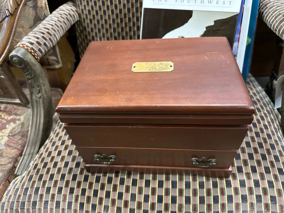 Vintage Jewelry Box 1