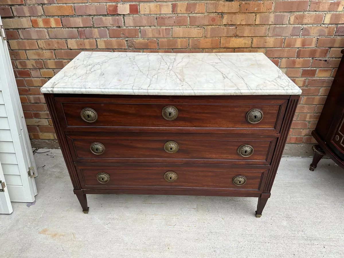 Louis Xvi 19Th Century Mahogany Chest Of Drawers With White Marble Top 1