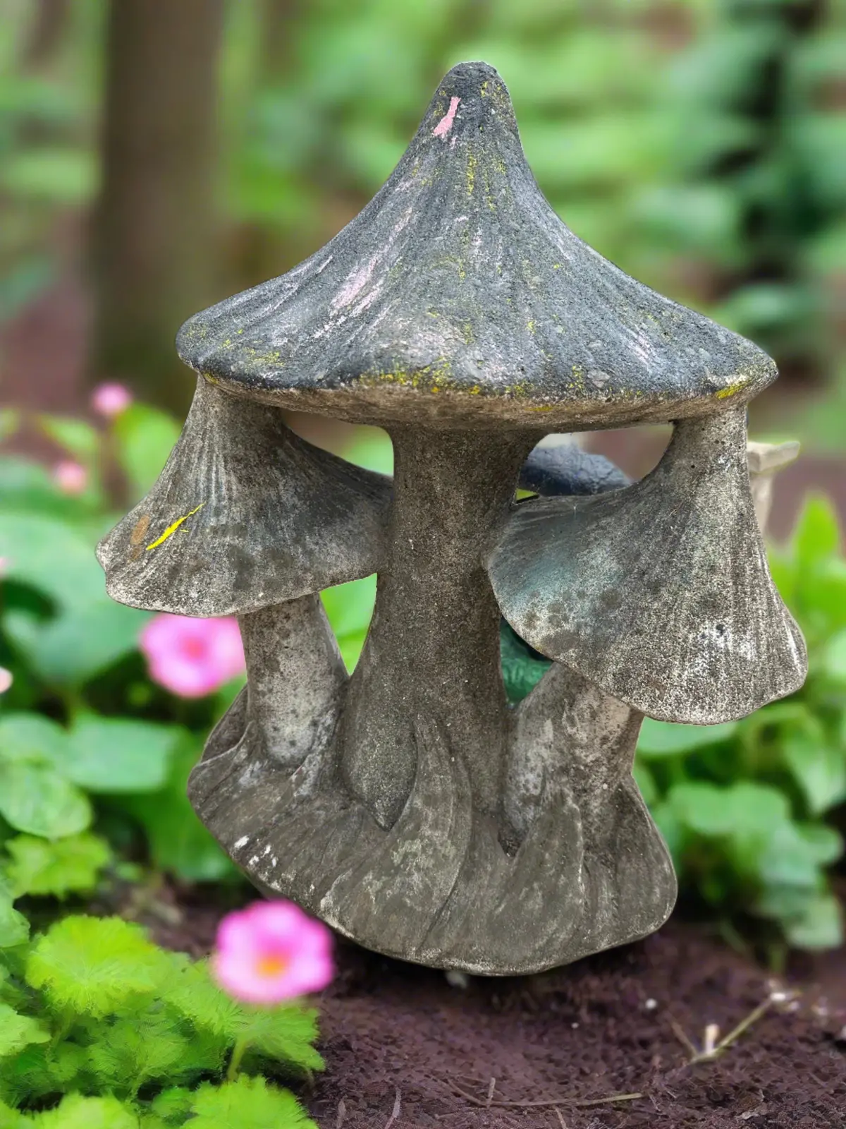 Set Of 3  Concrete Mushrooms Statue 1