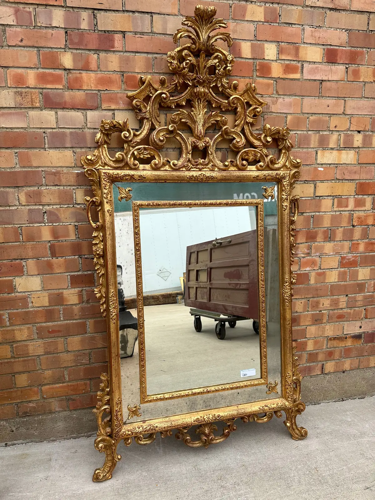Italian Louis Xv Style Giltwood Mirror 1