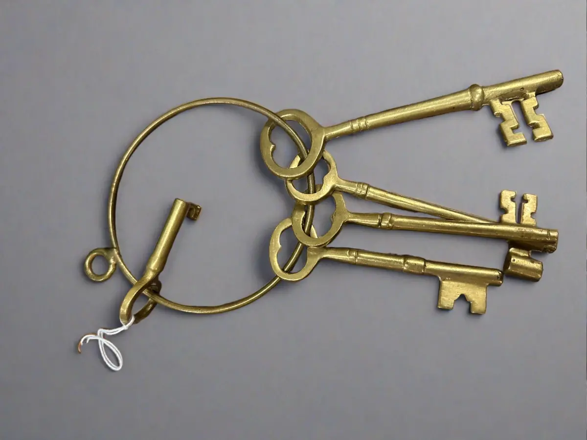 Ring Of Brass Large Keys 1