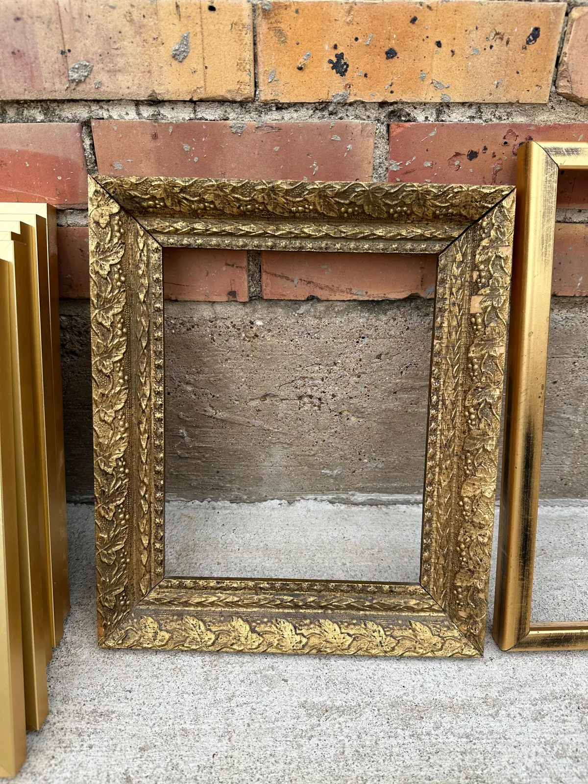 Fancy Small Gold Frame 1