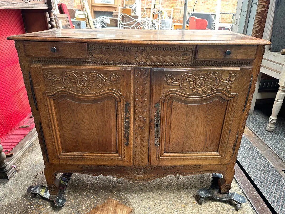 Louis Xv Carved Oak Vaisselier 1