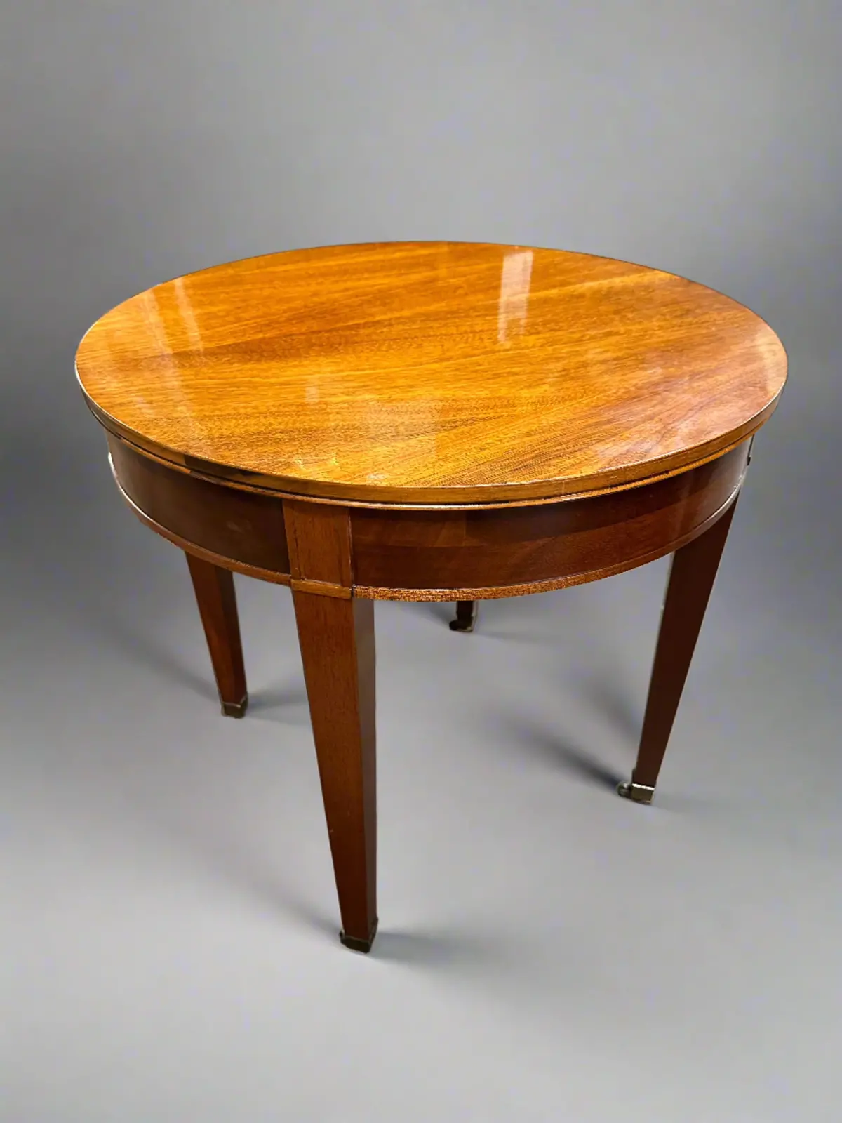 Ocassional Federal Style Round Side Table 1
