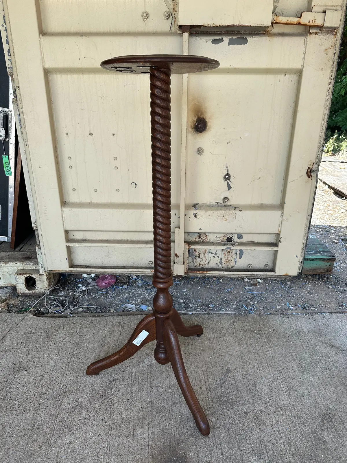 Twisted Form Pedestal 1