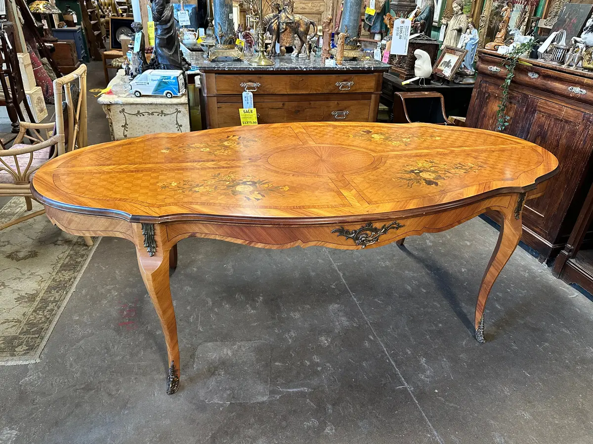 Italian Oval Shaped Inlaid Dining Table 1
