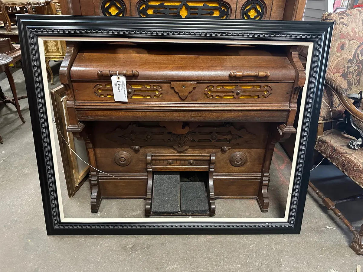 Large Black Frame With Linen Filet 1