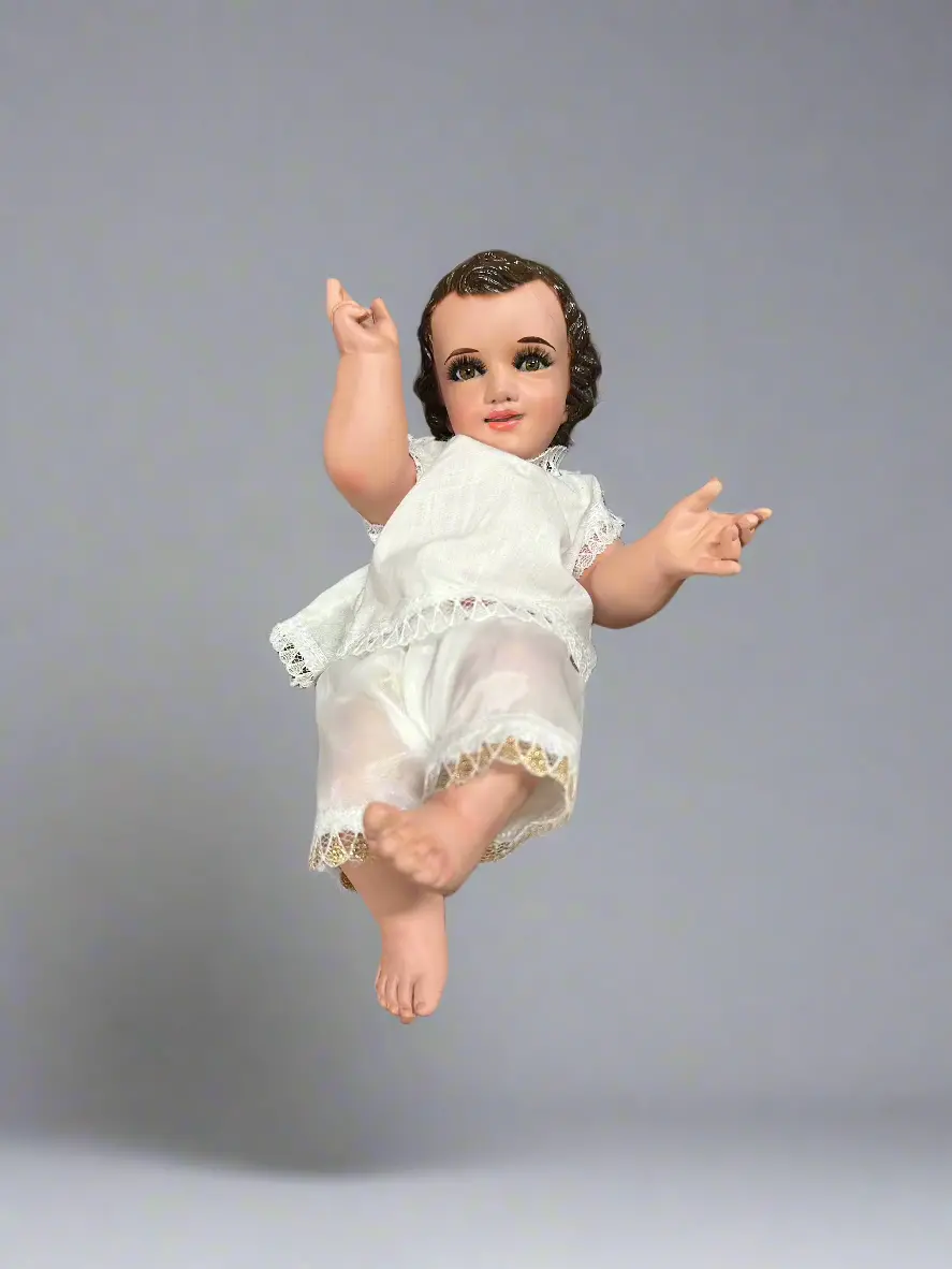Composition Baby Jesus With Glass Eves 1