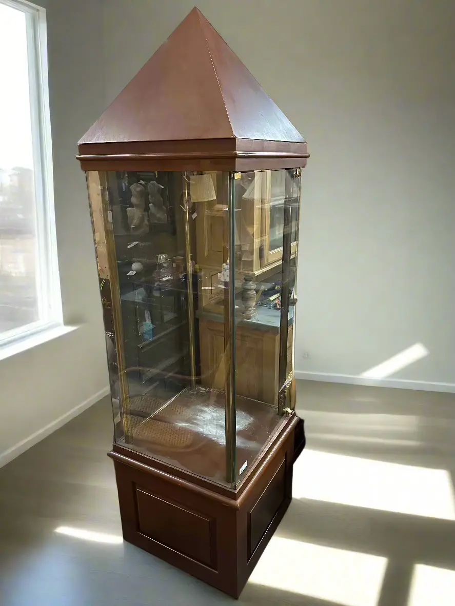 Tall 4 Sided Show Case 1