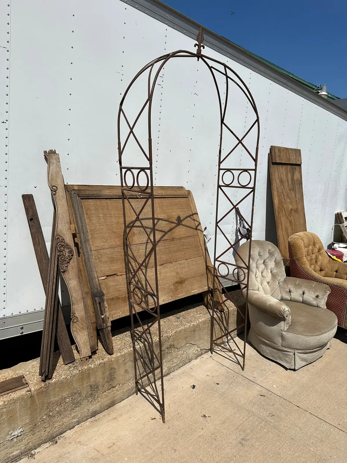 Iron Arbor Arch 1