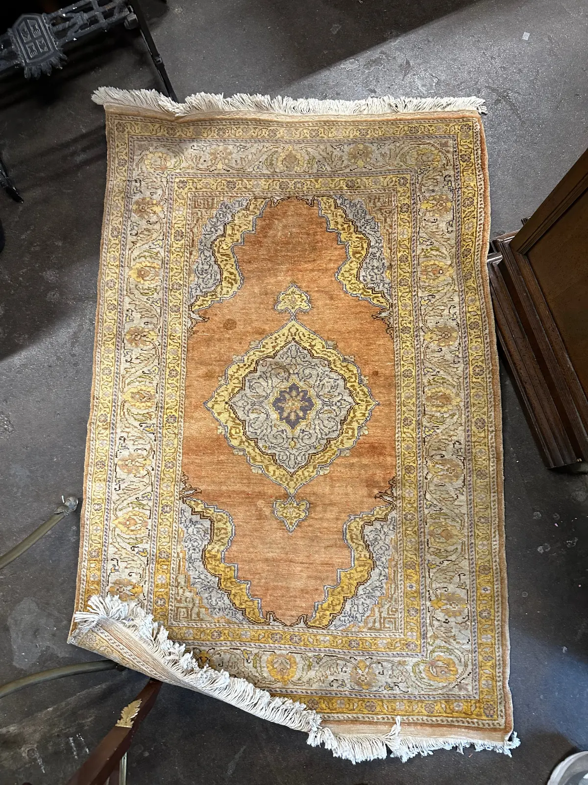 Hand Tied Soft Pumpkin And Yellow Gold Rug 1