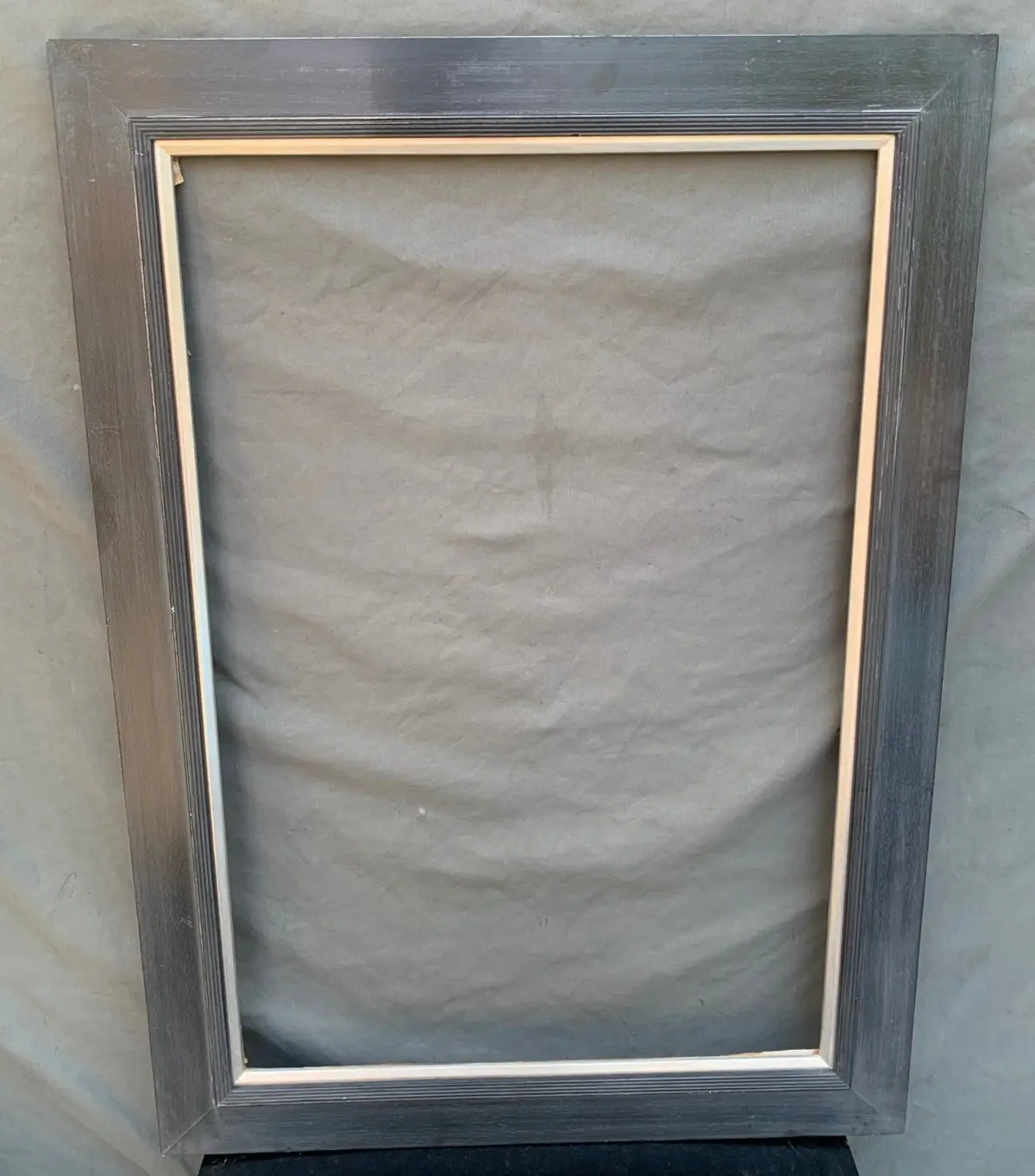Gray Frame With Silver Fillet 1