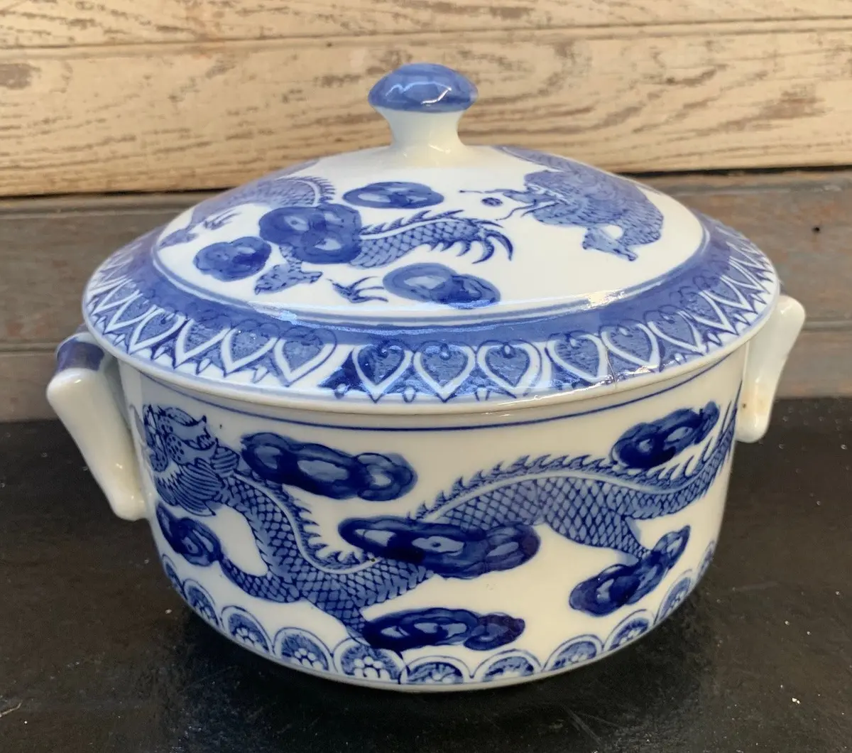 Dragon Blue And White Chinese Covered Pot 1
