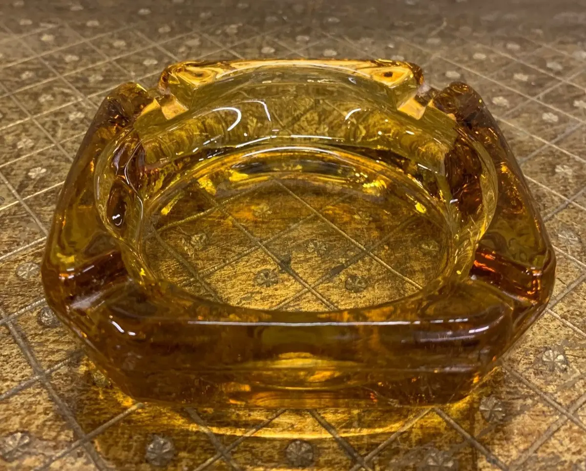 Amber Glass Ash Tray 1