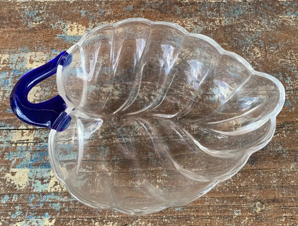 Clear Leaf Dish With Cobalt Handle 1