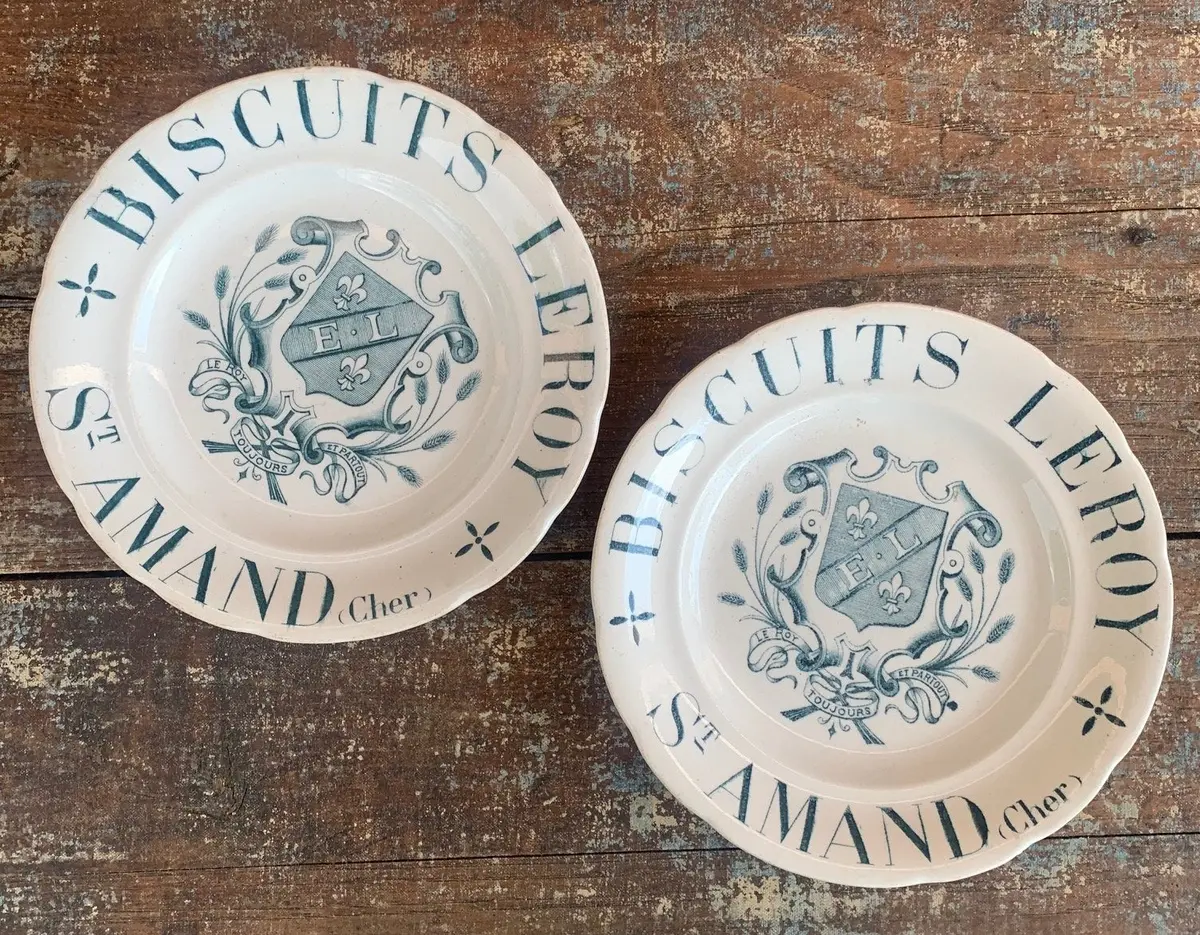 Pair Of Biscuits Leroy Plates 1