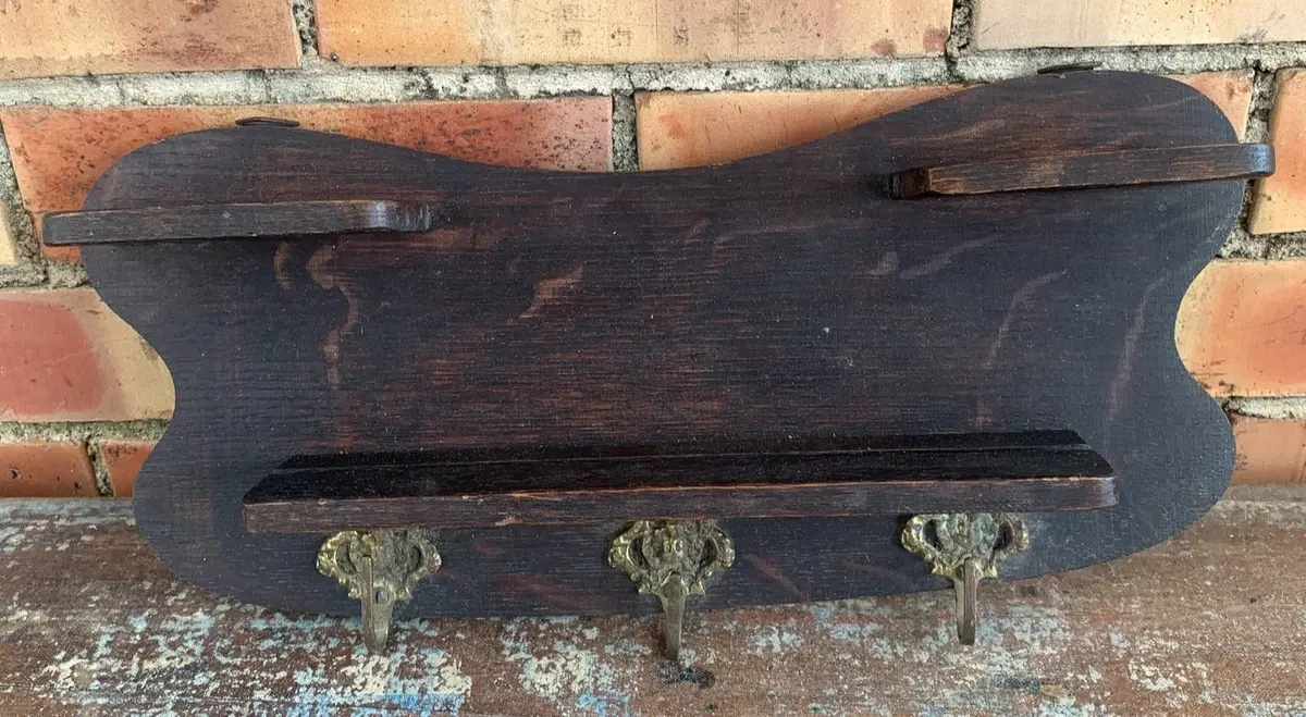 Quarter Sawn Oak Key Rack Circa 1900 1
